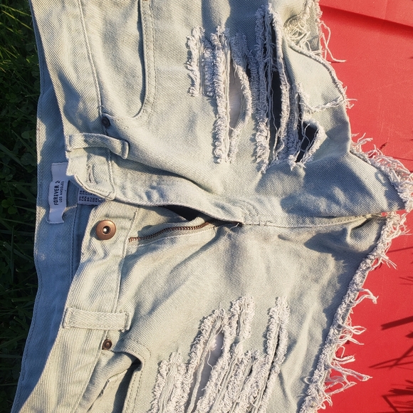 Women's shorts! - Picture 3 of 5